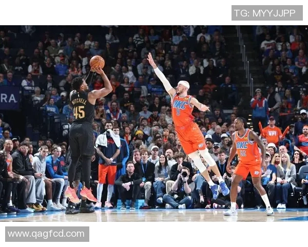 2016年NBA总决赛骑士与雷霆的激烈对决回顾与精彩瞬间分析